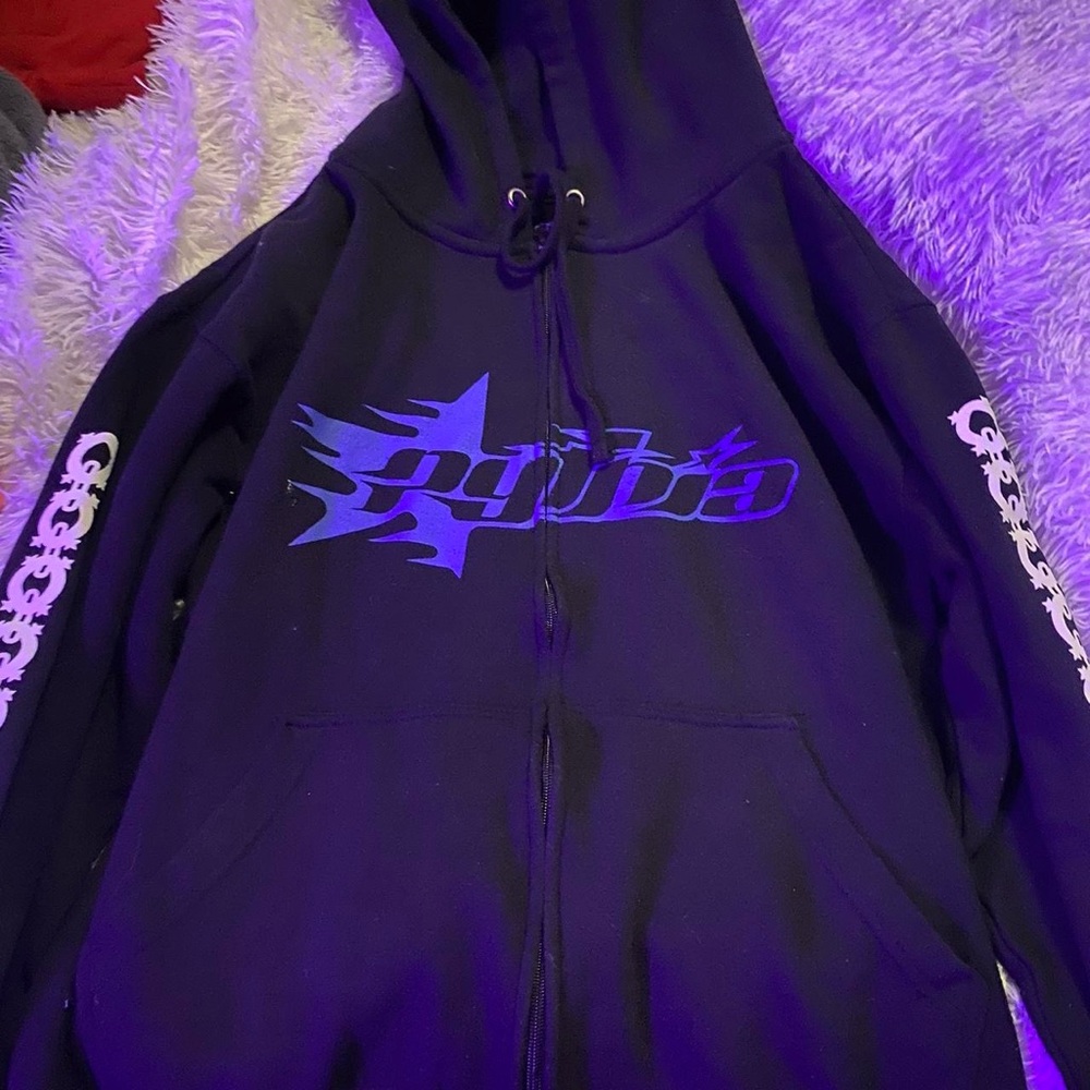 Pythia zip up